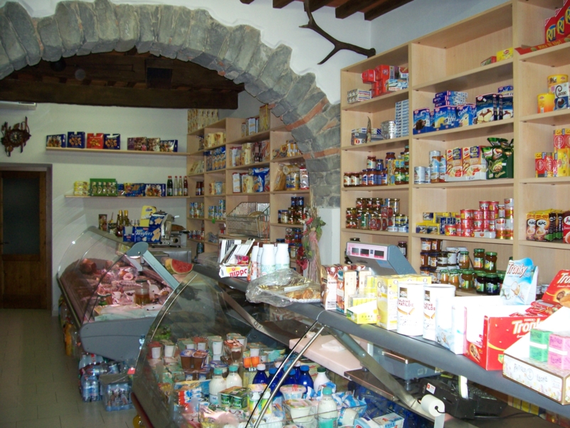  Image name: AlimentariMirka04.jpg 
 width: 801 pixel 
 height: 602 pixel 
 Size: 451957 bytes 
 Click to enlarge 